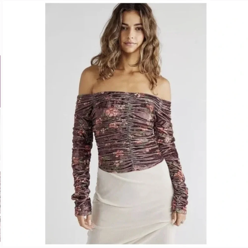 Free People Top Med Pink Velvet Floral Off The Shoulder Ruched Puff Sleeve Reina